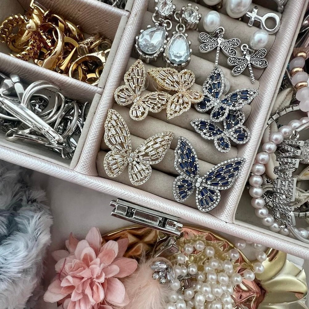 Royal butterfly ring